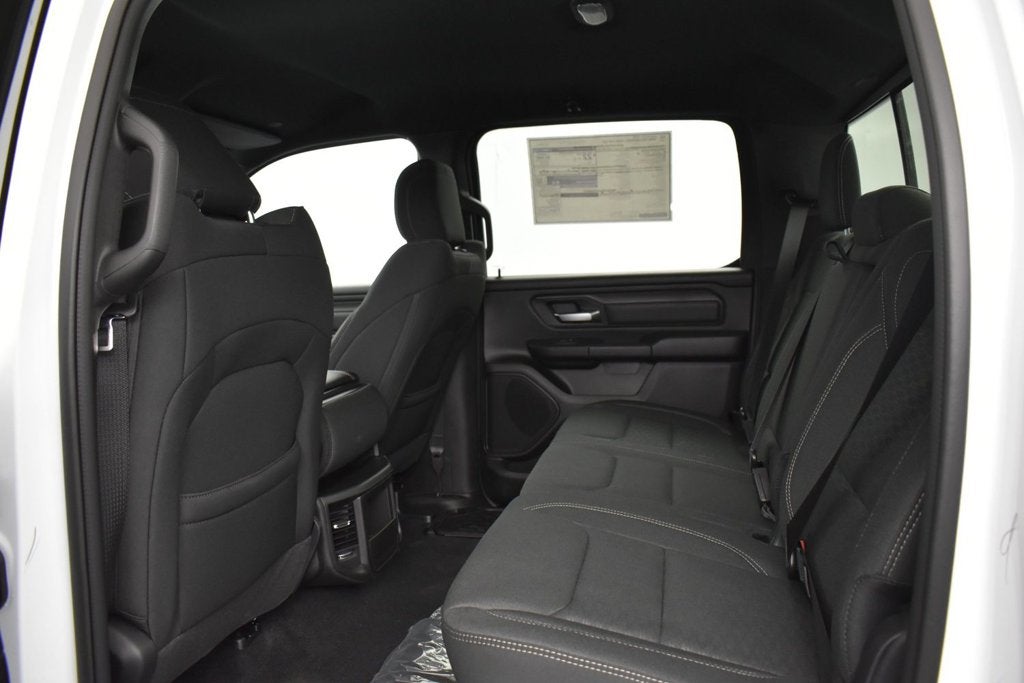 2027 RAM Ram 1500 RAM 1500 EXPRESS CREW CAB 4X2 5'7' BOX