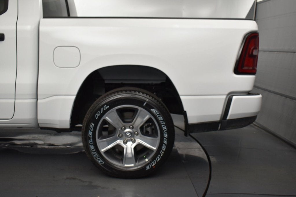 2027 RAM Ram 1500 RAM 1500 EXPRESS CREW CAB 4X2 5'7' BOX