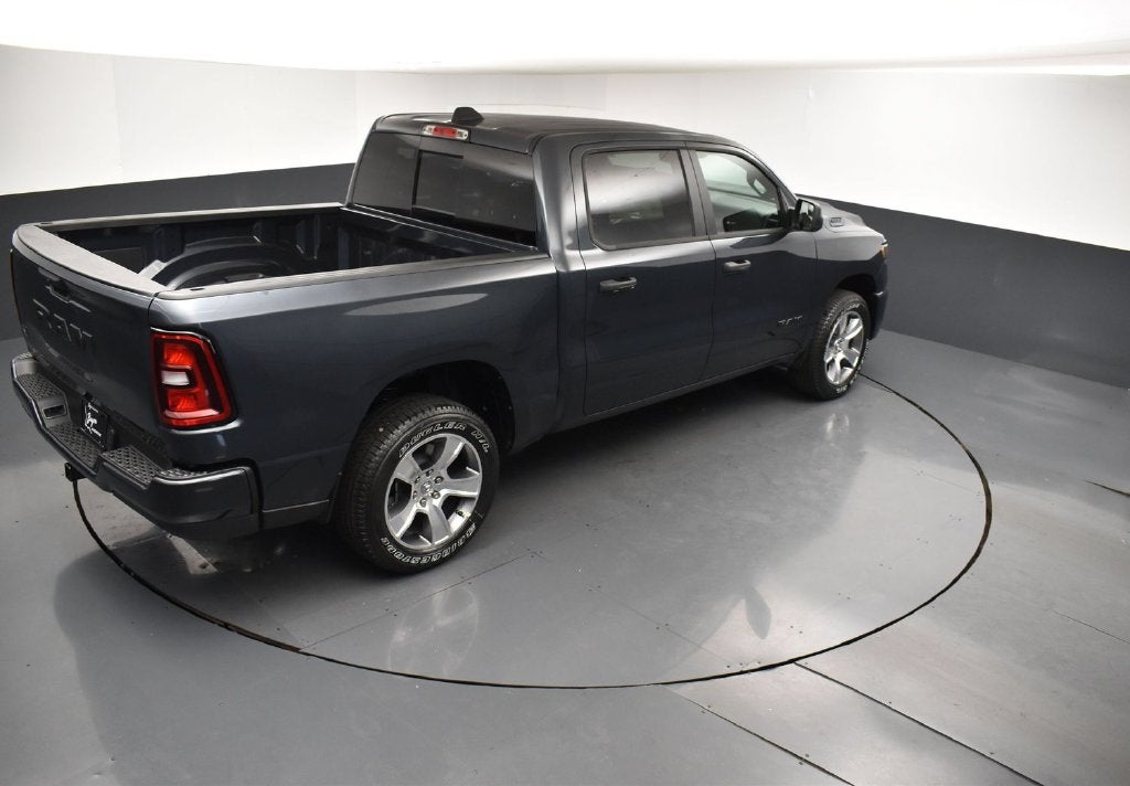 2027 RAM Ram 1500 RAM 1500 EXPRESS CREW CAB 4X2 5'7' BOX