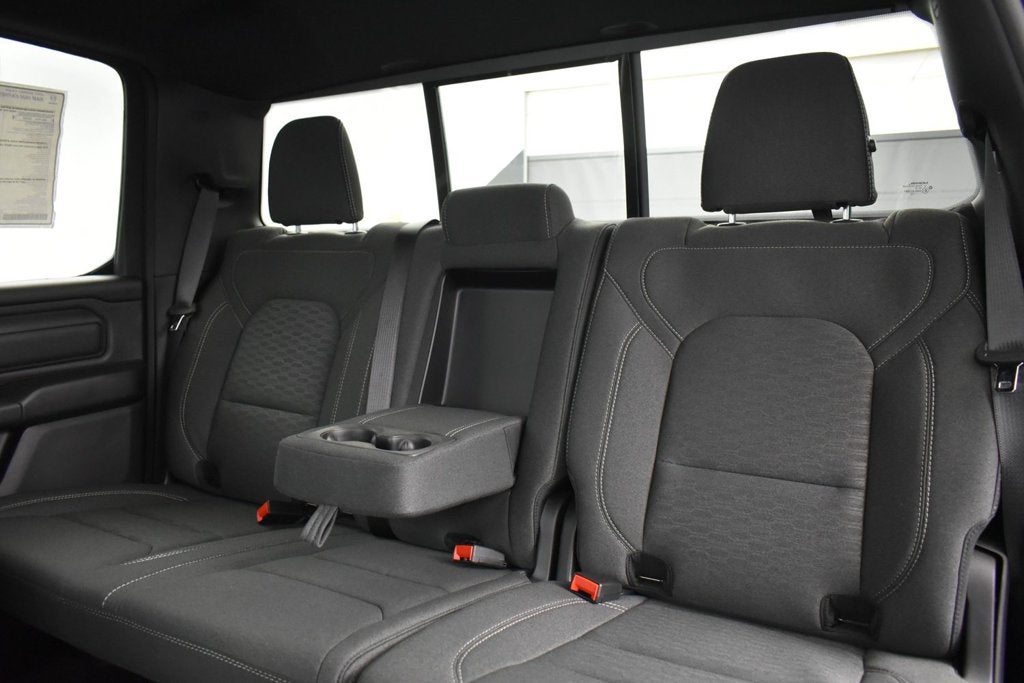 2027 RAM Ram 1500 RAM 1500 EXPRESS CREW CAB 4X2 5'7' BOX