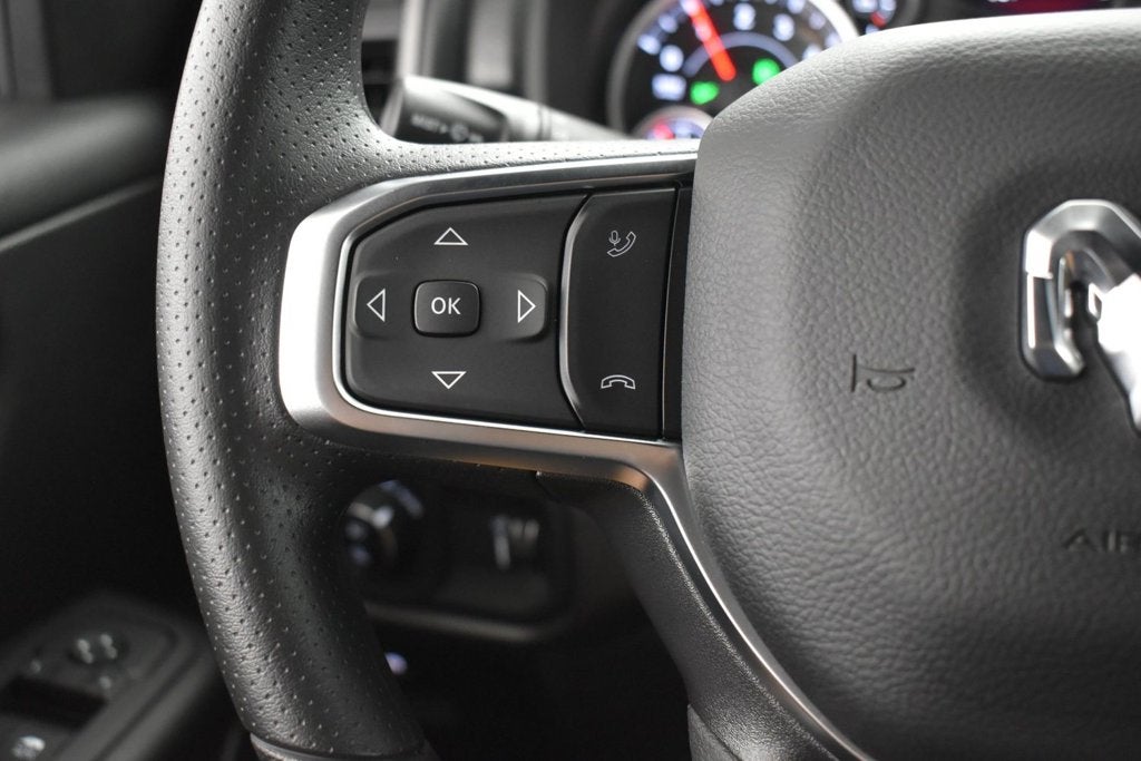 2027 RAM Ram 1500 RAM 1500 EXPRESS CREW CAB 4X2 5'7' BOX