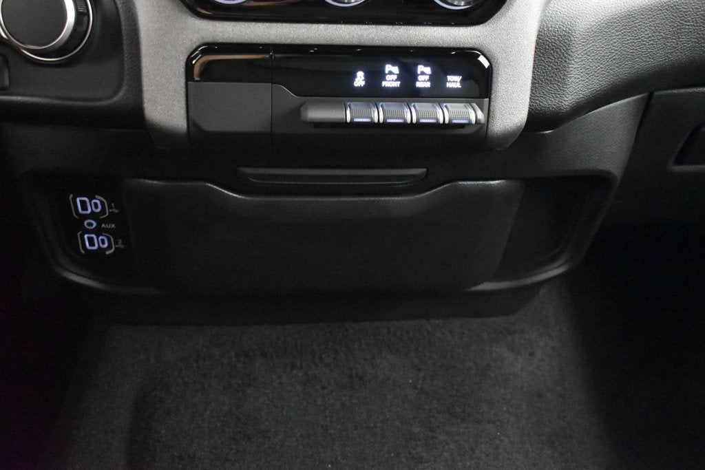 2027 RAM Ram 1500 RAM 1500 EXPRESS CREW CAB 4X2 5'7' BOX