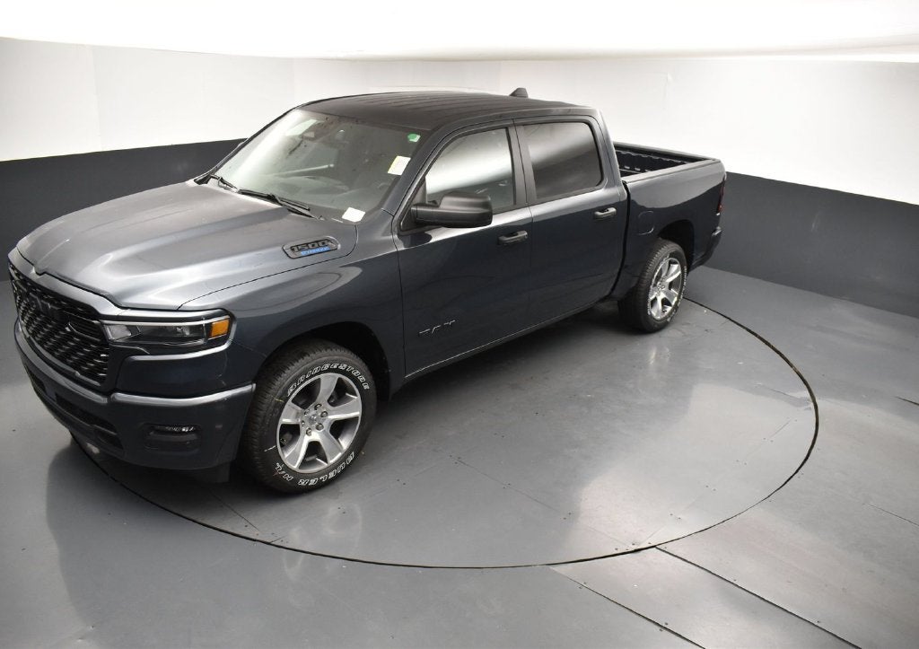2027 RAM Ram 1500 RAM 1500 EXPRESS CREW CAB 4X2 5'7' BOX