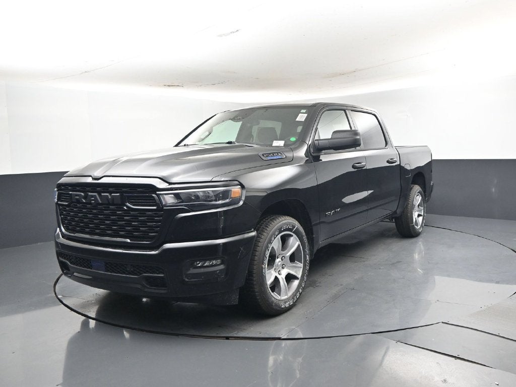2027 RAM Ram 1500 RAM 1500 EXPRESS CREW CAB 4X2 5'7' BOX