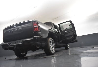 2027 RAM Ram 1500 RAM 1500 EXPRESS CREW CAB 4X2 5'7' BOX