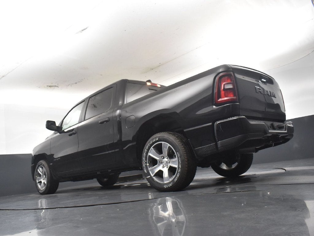 2027 RAM Ram 1500 RAM 1500 EXPRESS CREW CAB 4X2 5'7' BOX