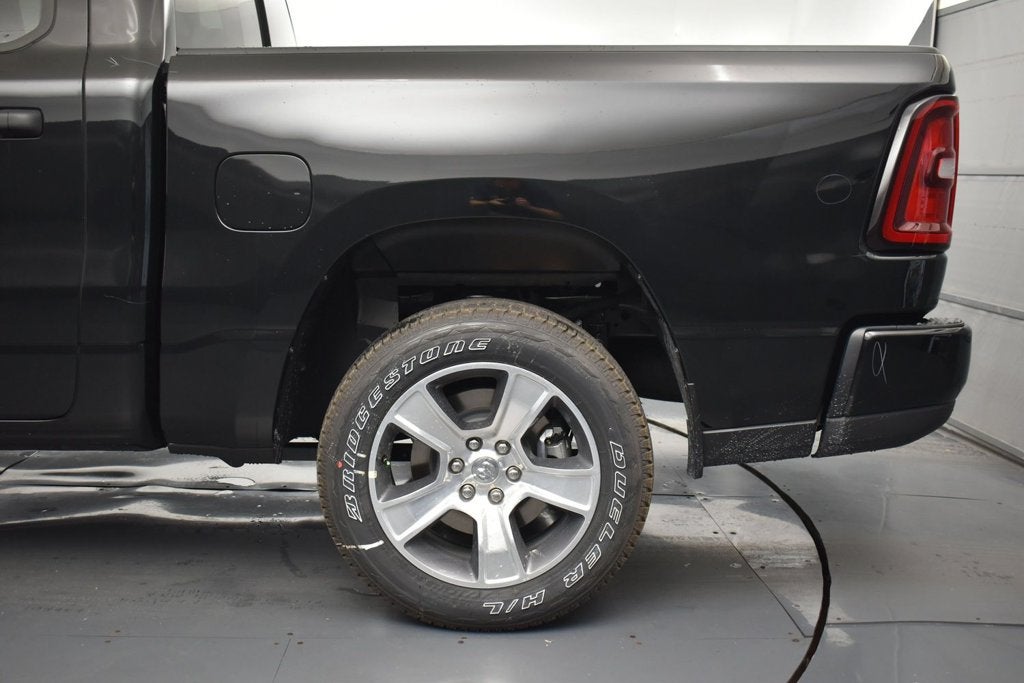 2027 RAM Ram 1500 RAM 1500 EXPRESS CREW CAB 4X2 5'7' BOX