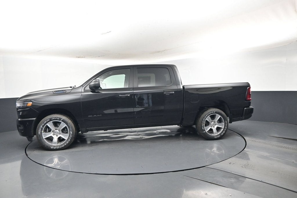 2027 RAM Ram 1500 RAM 1500 EXPRESS CREW CAB 4X2 5'7' BOX