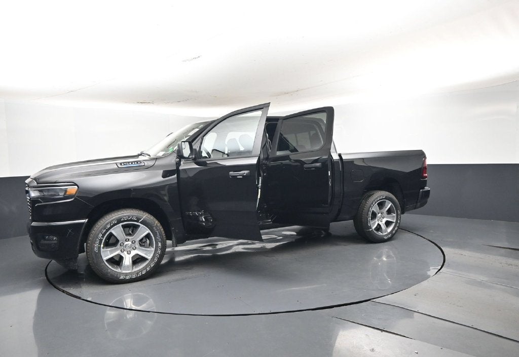 2027 RAM Ram 1500 RAM 1500 EXPRESS CREW CAB 4X2 5'7' BOX