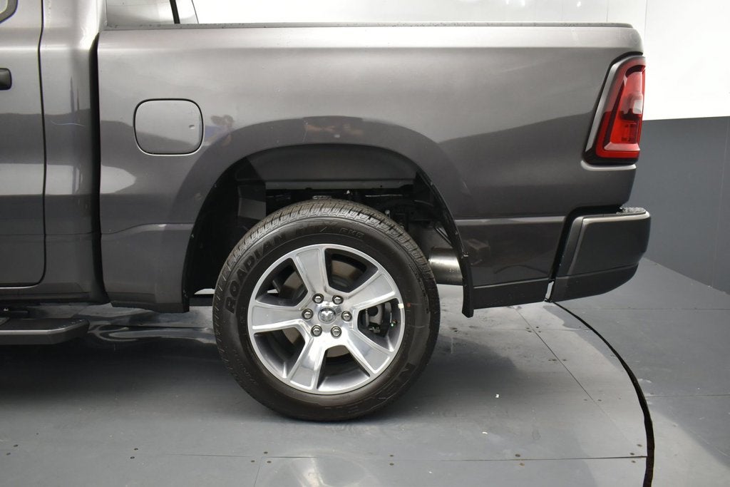 2027 RAM Ram 1500 RAM 1500 EXPRESS CREW CAB 4X2 5'7' BOX