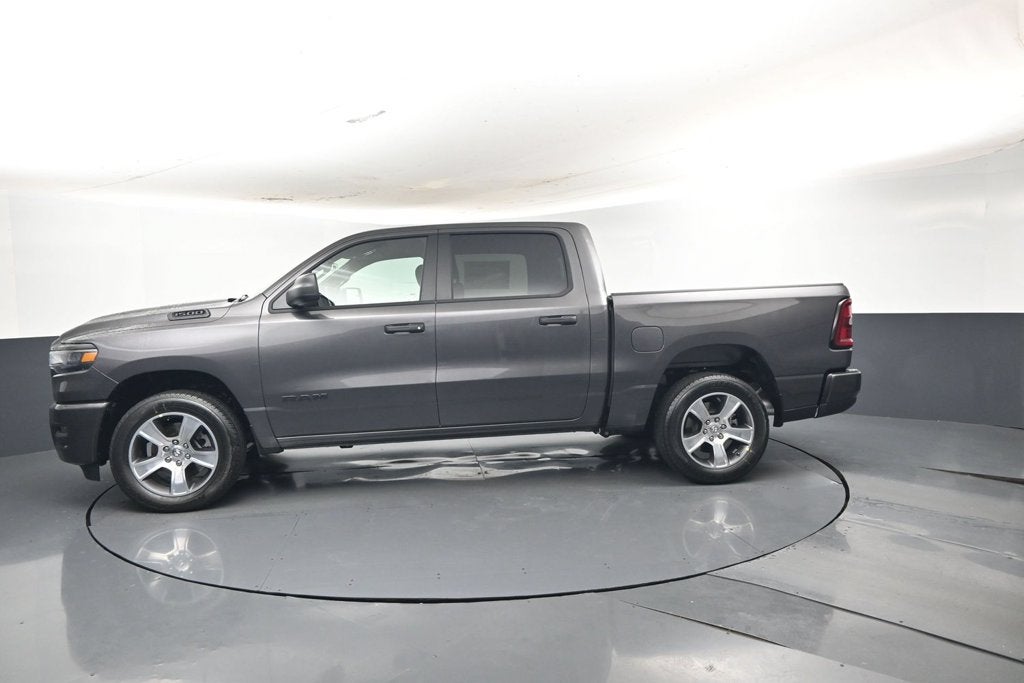 2027 RAM Ram 1500 RAM 1500 EXPRESS CREW CAB 4X2 5'7' BOX