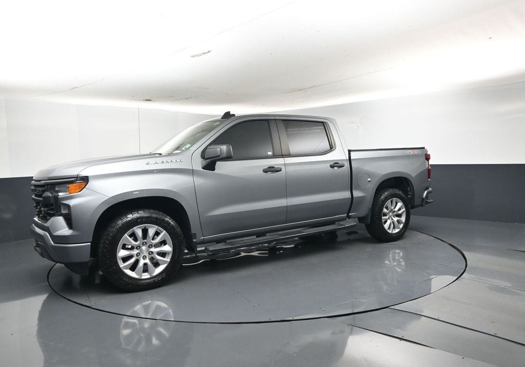 2023 Chevrolet Silverado 1500 4WD Crew Cab Short Bed Custom