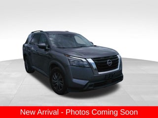 2023 Nissan Pathfinder SV