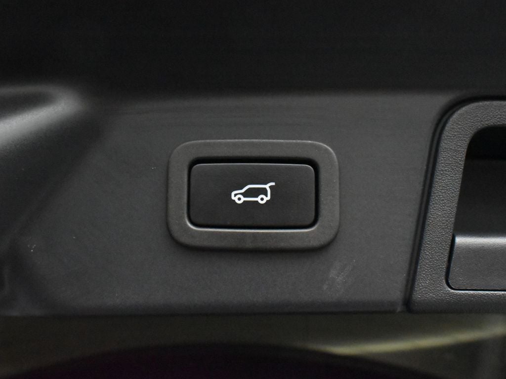 2022 Land Rover Range Rover Velar P250 R-Dynamic S