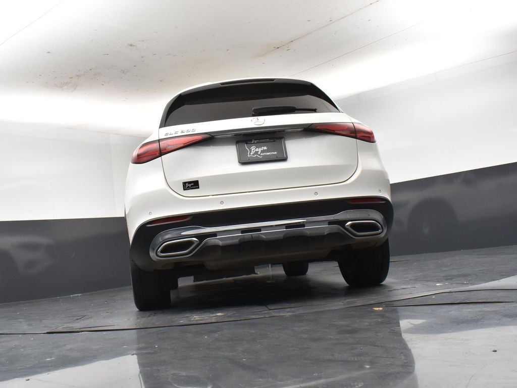 2025 Mercedes-Benz GLC 300 SUV