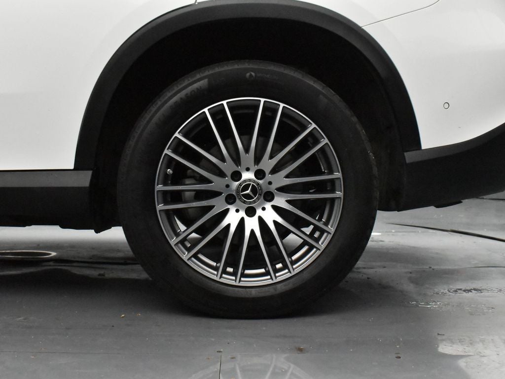 2025 Mercedes-Benz GLC 300 SUV