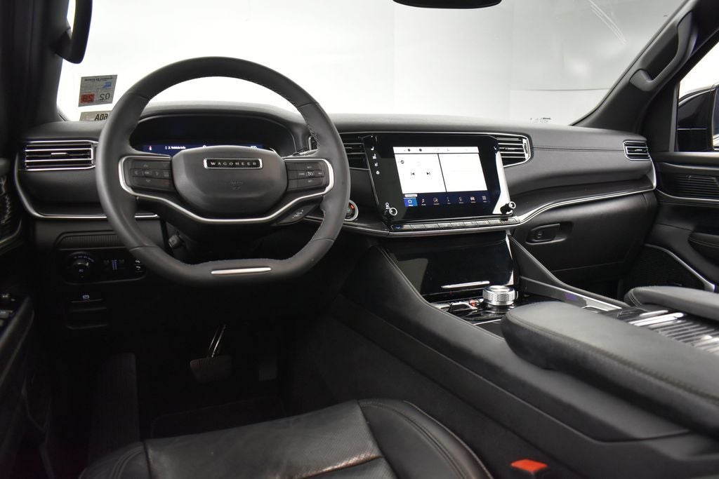 2023 Jeep Wagoneer Base