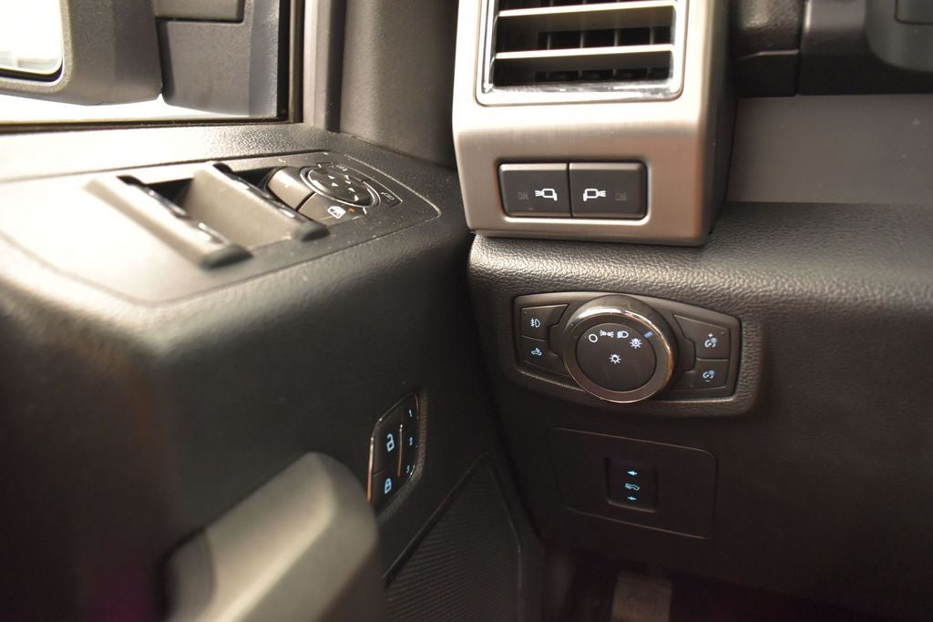 2016 Ford F-150 Platinum 701A
