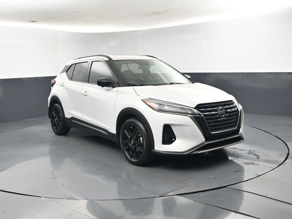 2021 Nissan Kicks SR