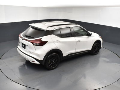 2021 Nissan Kicks SR
