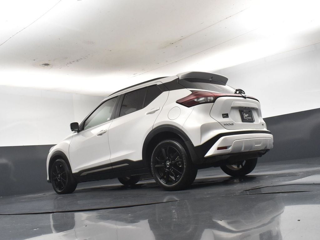2021 Nissan Kicks SR