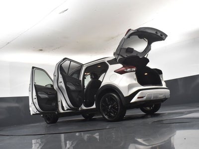 2021 Nissan Kicks SR