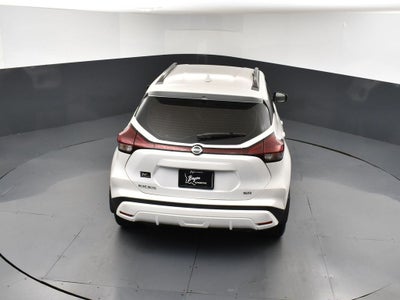 2021 Nissan Kicks SR
