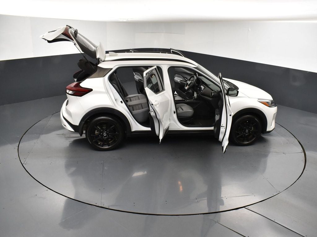 2021 Nissan Kicks SR