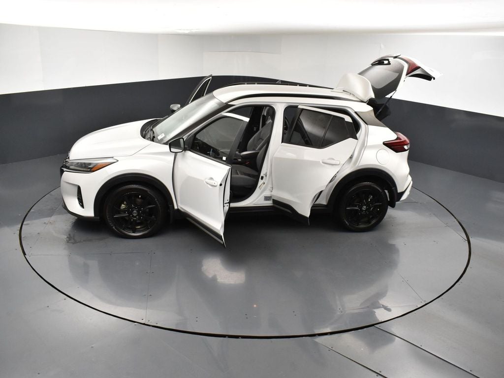 2021 Nissan Kicks SR