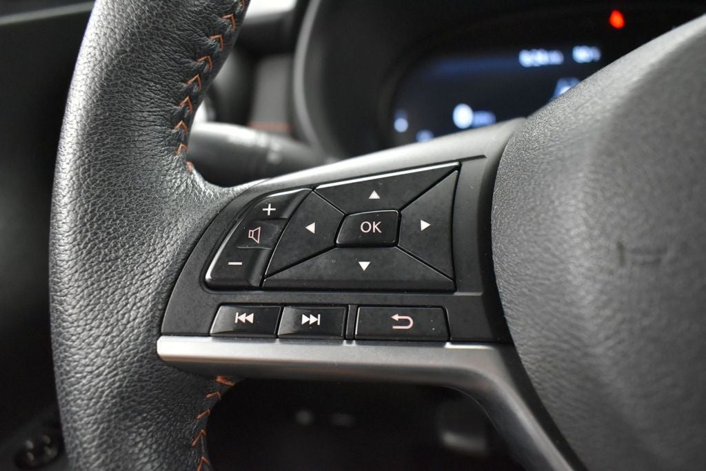 2021 Nissan Kicks SR