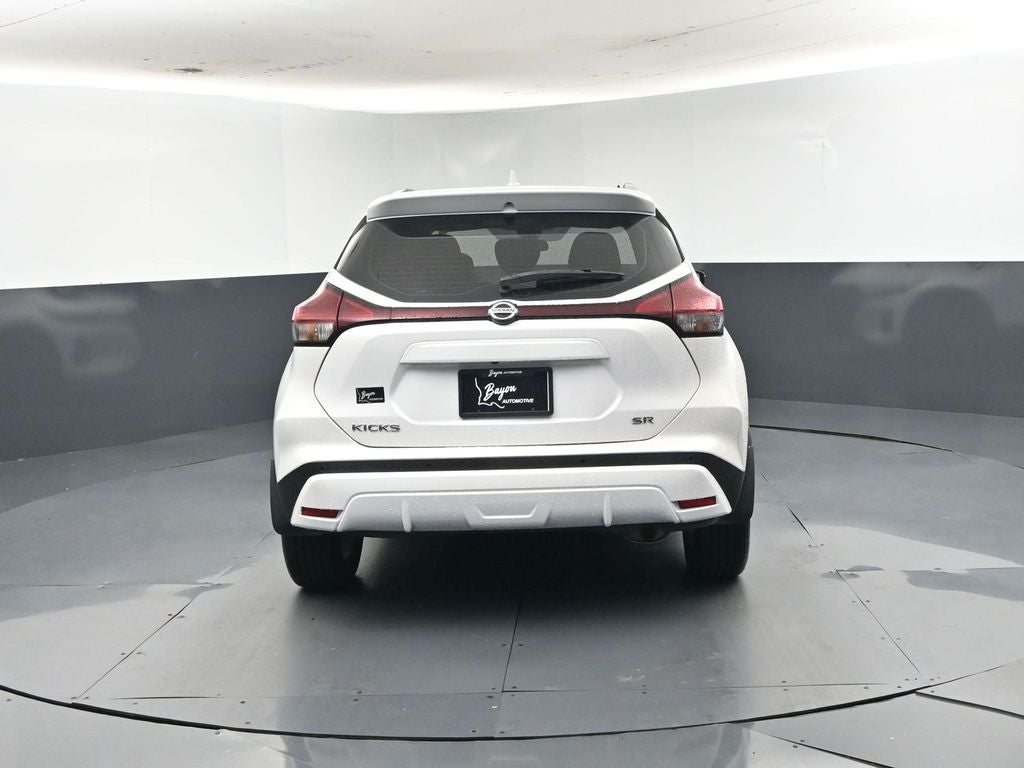2021 Nissan Kicks SR
