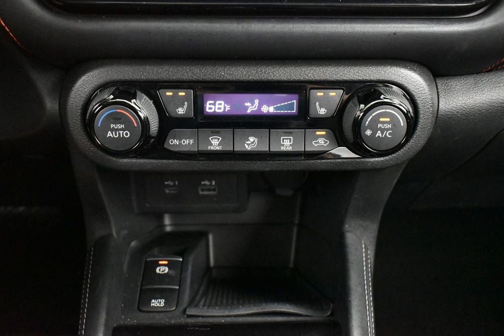 2021 Nissan Kicks SR