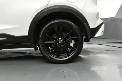 2021 Nissan Kicks SR