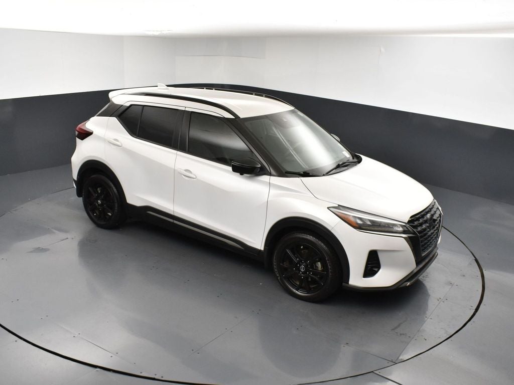 2021 Nissan Kicks SR