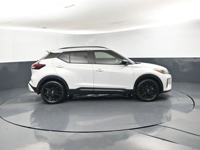 2021 Nissan Kicks SR