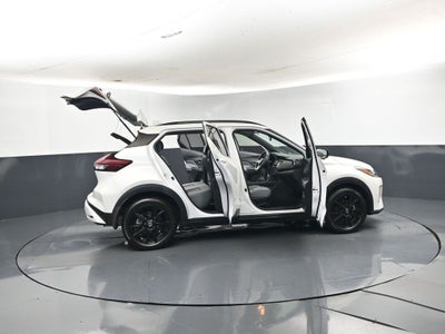 2021 Nissan Kicks SR