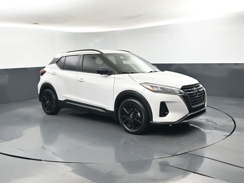 2021 Nissan Kicks SR