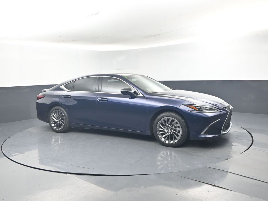 2025 Lexus ES 300h Ultra Luxury