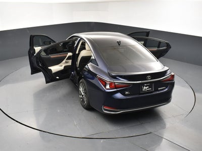 2025 Lexus ES 300h Ultra Luxury