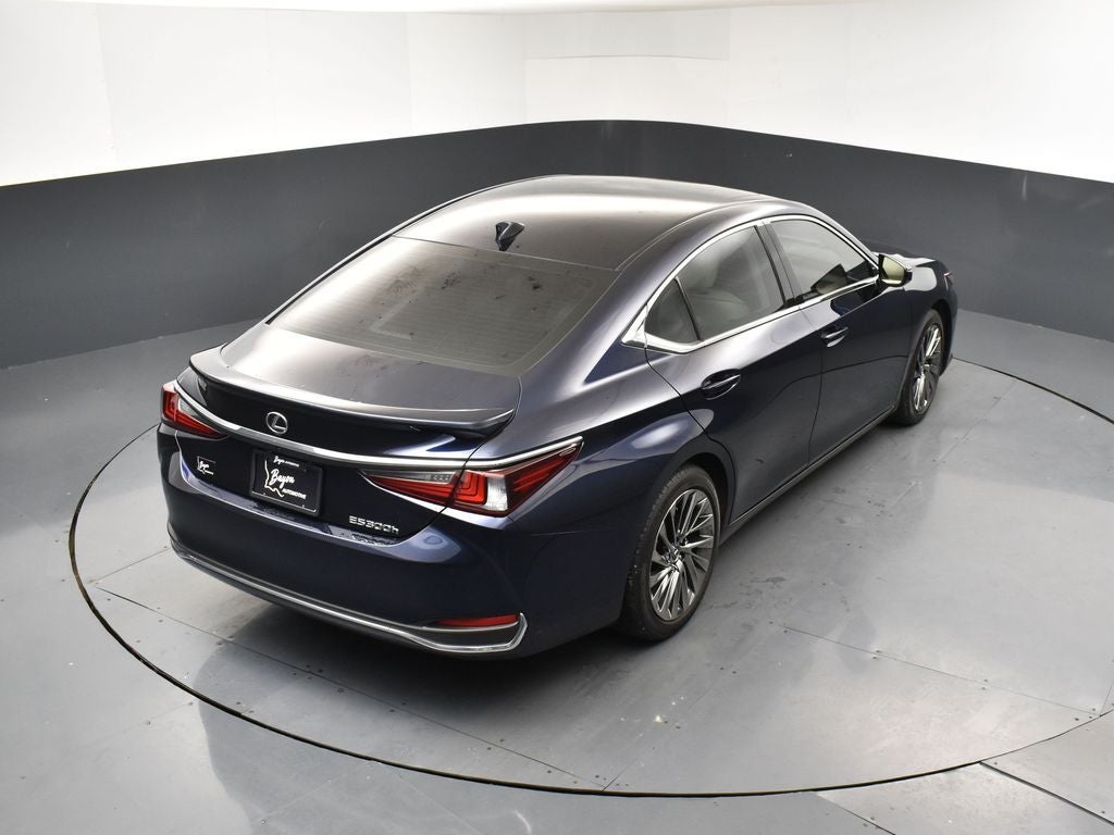 2025 Lexus ES 300h Ultra Luxury