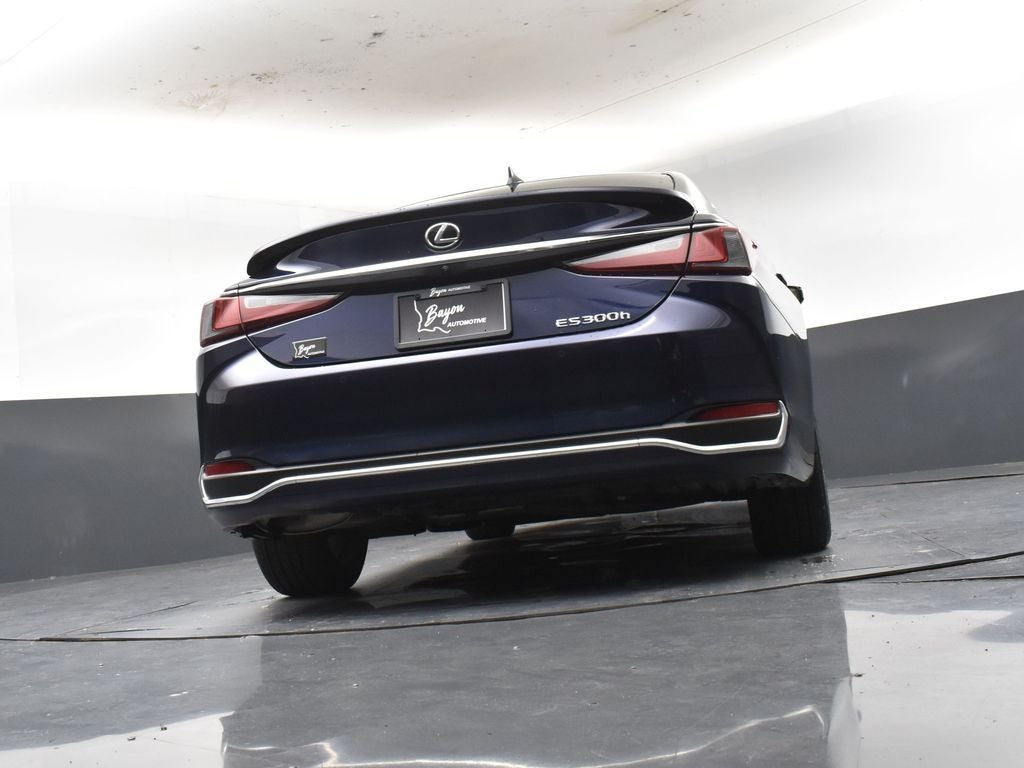 2025 Lexus ES 300h Ultra Luxury