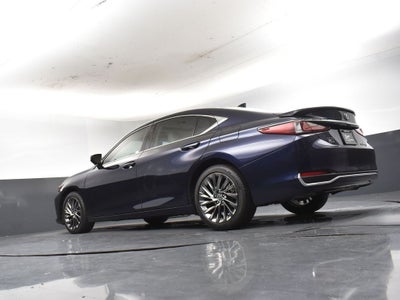 2025 Lexus ES 300h Ultra Luxury