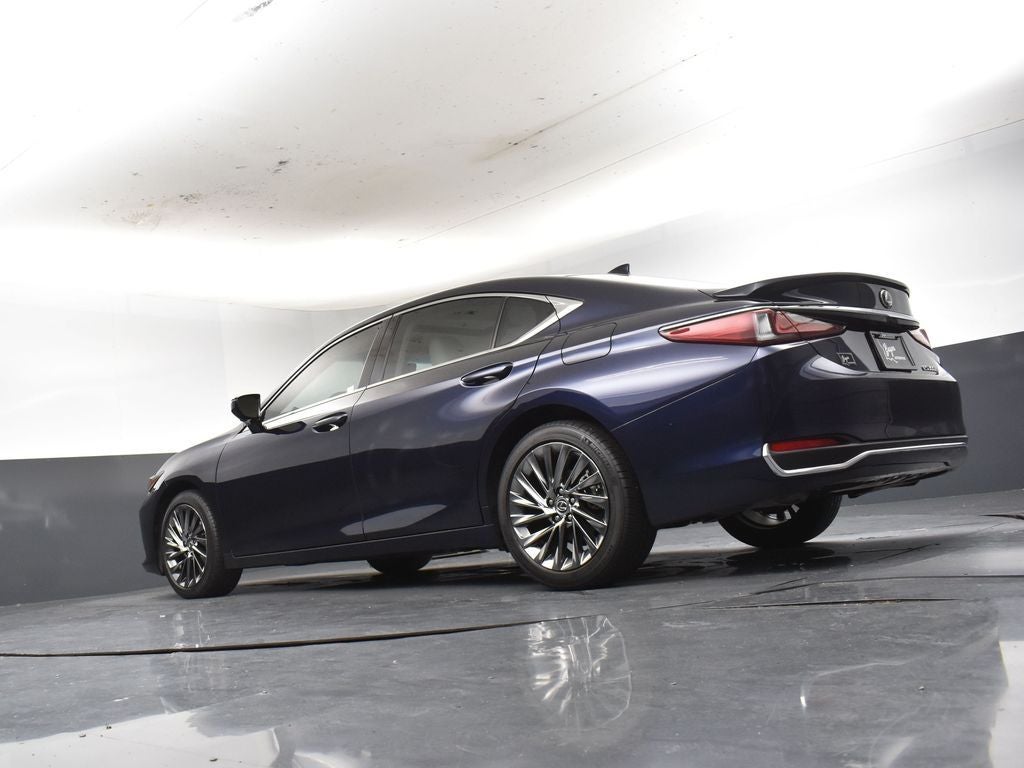2025 Lexus ES 300h Ultra Luxury