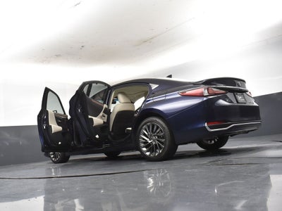 2025 Lexus ES 300h Ultra Luxury