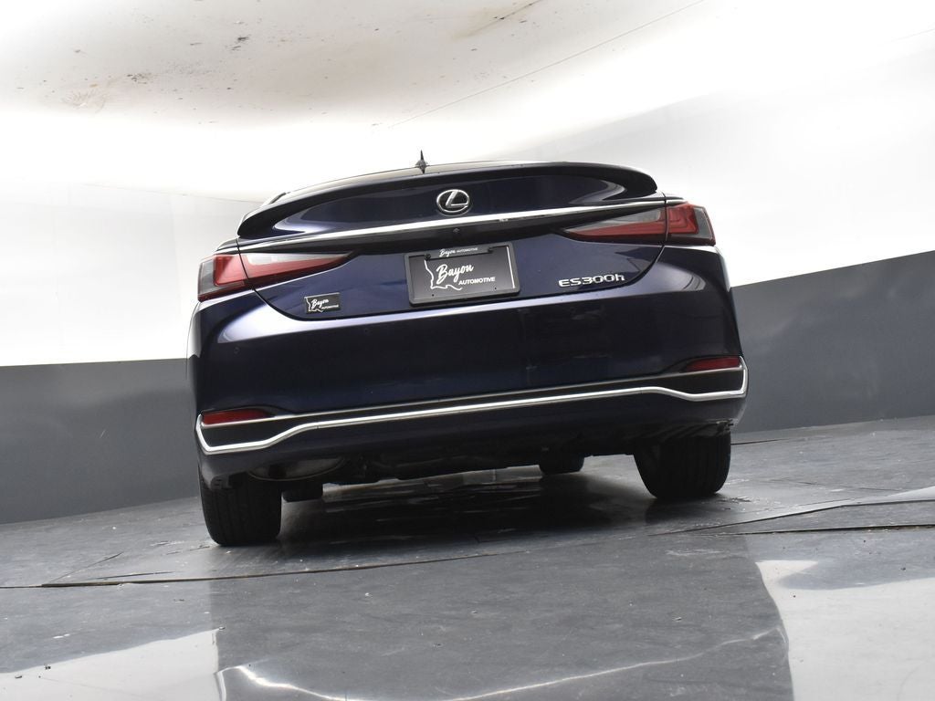 2025 Lexus ES 300h Ultra Luxury