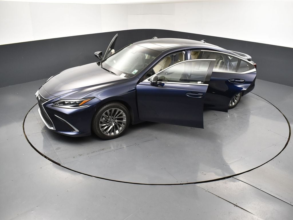 2025 Lexus ES 300h Ultra Luxury