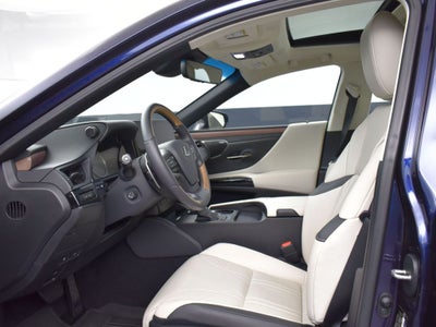 2025 Lexus ES 300h Ultra Luxury