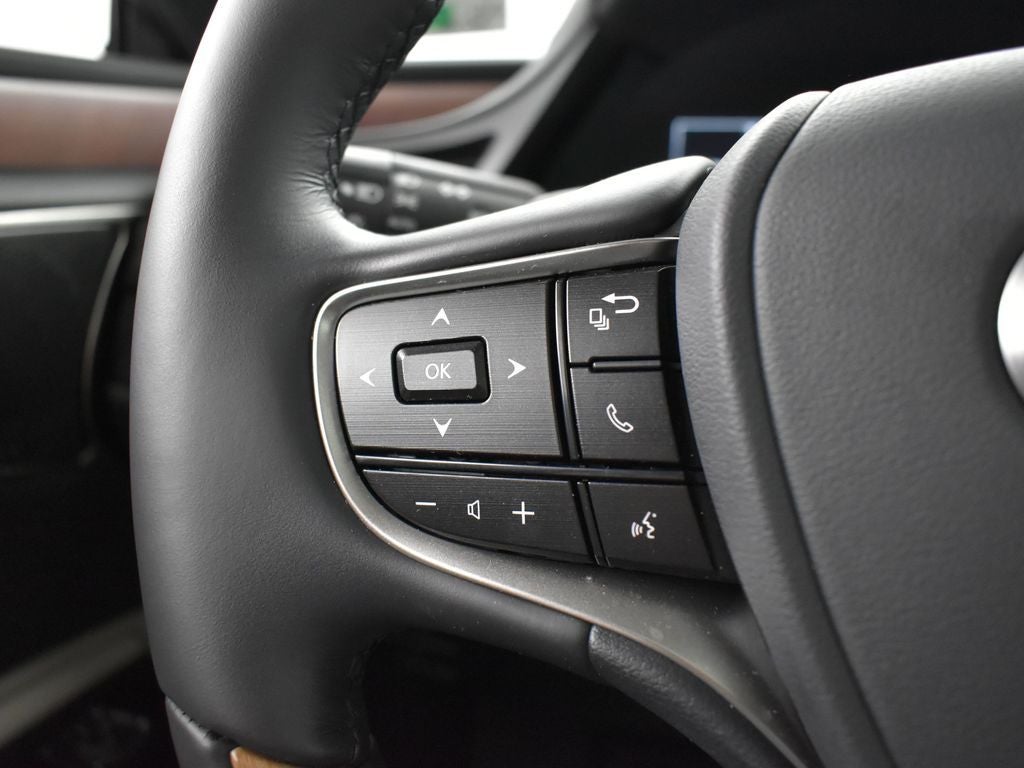 2025 Lexus ES 300h Ultra Luxury