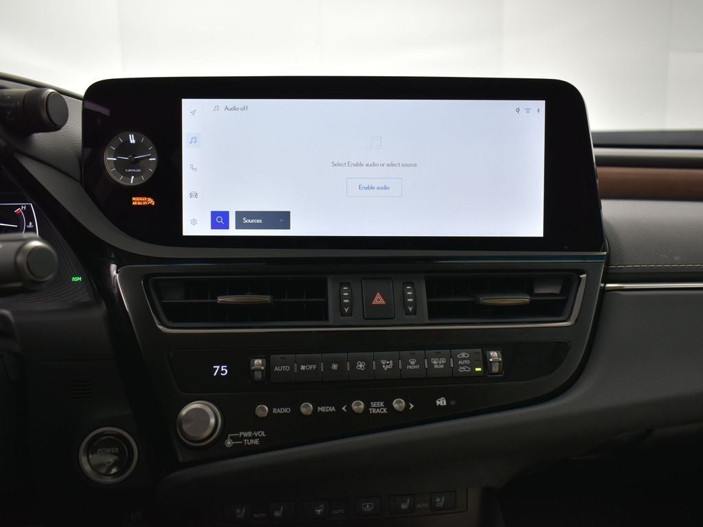 2025 Lexus ES 300h Ultra Luxury