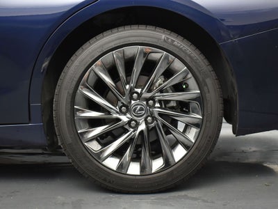 2025 Lexus ES 300h Ultra Luxury